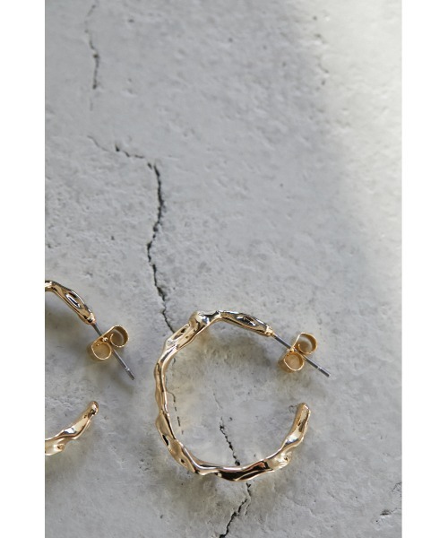 STYLEMIXER（スタイルミキサー）の「ツイストフープピアス（ピアス（両耳用）・レディース・シルバー/ゴールド・FREE）」の9枚目の写真