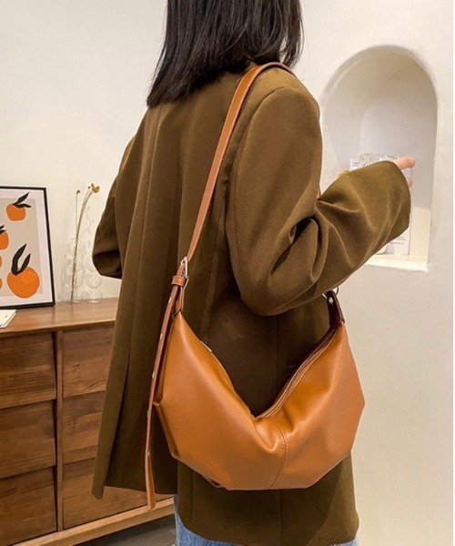 【OKUOKU　0909】レザー調　クロワッサンショルダーバッグ/oku-ba-335-42