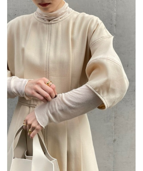 STYLEMIXER（スタイルミキサー）の「ランタンスリーブステッチワンピース（ワンピース・レディース・ブラック/レッド/ライトベージュ・SMALL/MEDIUM）」の6枚目の写真