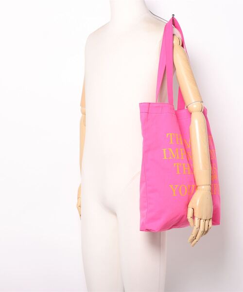 e-zakkamania stores(イーザッカマニアストアーズ)の「ロゴプリント カラフル トートバッグ(トートバッグ・レディース・ライトピンク/ライム/イエロー/ケリーグリーン/フューシャピンク・-)」の8枚目の写真