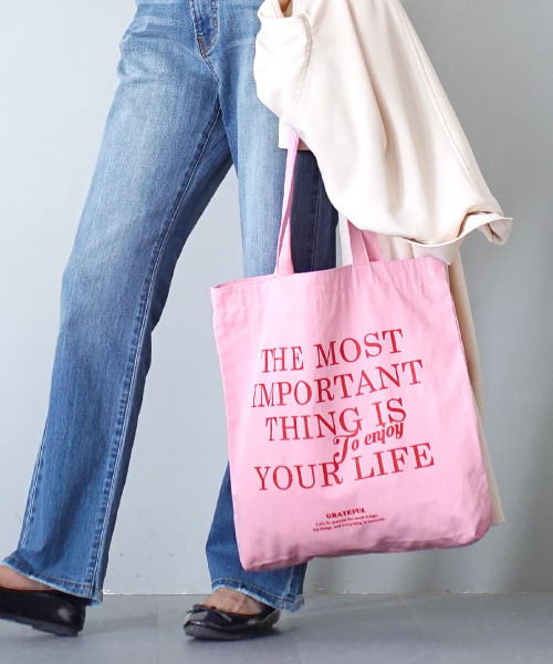 e-zakkamania stores(イーザッカマニアストアーズ)の「ロゴプリント カラフル トートバッグ(トートバッグ・レディース・ライトピンク/ライム/イエロー/ケリーグリーン/フューシャピンク・-)」の4枚目の写真