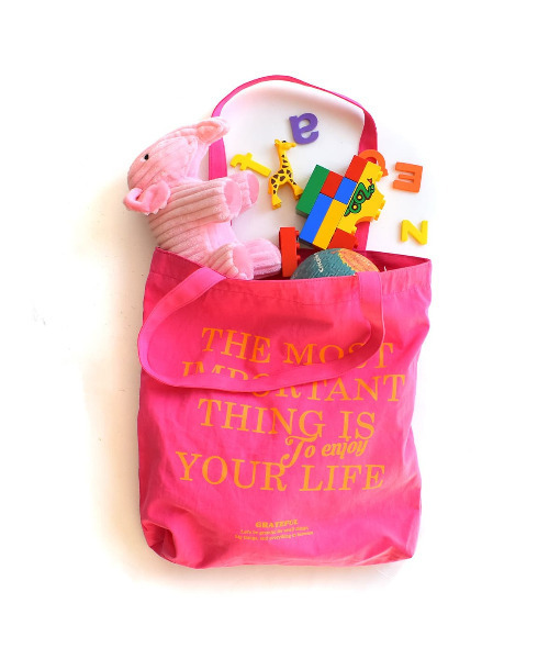 e-zakkamania stores(イーザッカマニアストアーズ)の「ロゴプリント カラフル トートバッグ(トートバッグ・レディース・ライトピンク/ライム/イエロー/ケリーグリーン/フューシャピンク・-)」の9枚目の写真