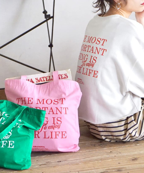 e-zakkamania stores(イーザッカマニアストアーズ)の「ロゴプリント カラフル トートバッグ(トートバッグ・レディース・ライトピンク/ライム/イエロー/ケリーグリーン/フューシャピンク・-)」の7枚目の写真