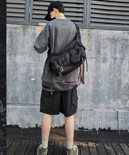 .KOM（ドットコム）の「A'GEM/9 × .kom『.kom/ドットケーオーエム』スモールバッグセット ショルダーバッグ（ショルダーバッグ・メンズ・ブラック/グレー・FREE）」の8枚目の写真