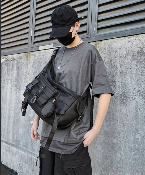 .KOM（ドットコム）の「A'GEM/9 × .kom『.kom/ドットケーオーエム』スモールバッグセット ショルダーバッグ（ショルダーバッグ・メンズ・ブラック/グレー・FREE）」の9枚目の写真