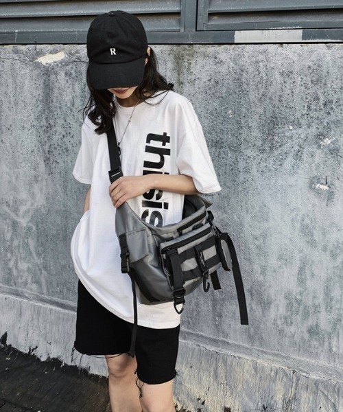 .KOM（ドットコム）の「A'GEM/9 × .kom『.kom/ドットケーオーエム』スモールバッグセット ショルダーバッグ（ショルダーバッグ・メンズ・ブラック/グレー・FREE）」の16枚目の写真