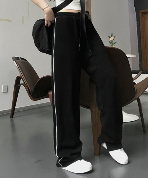 gossip！ロサンゼルス（ゴシップロサンゼルス）の「ストレートワイドレッグルーズカジュアルストリートパンツ（スウェットパンツ・レディース・グレー/ブラック・FREE）」の2枚目の写真