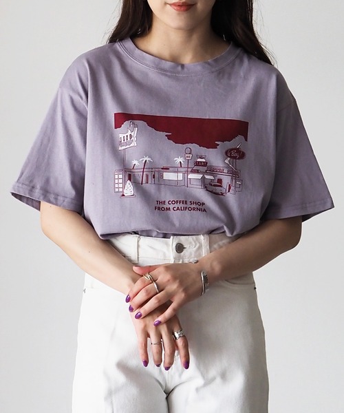 Riberry(リベリー)の「COFFEE SHOP プリントTシャツ(Tシャツ/カットソー・レディース・グリーン/オフホワイト/ラベンダー/スミクロ/ブルー・FREE)」の2枚目の写真