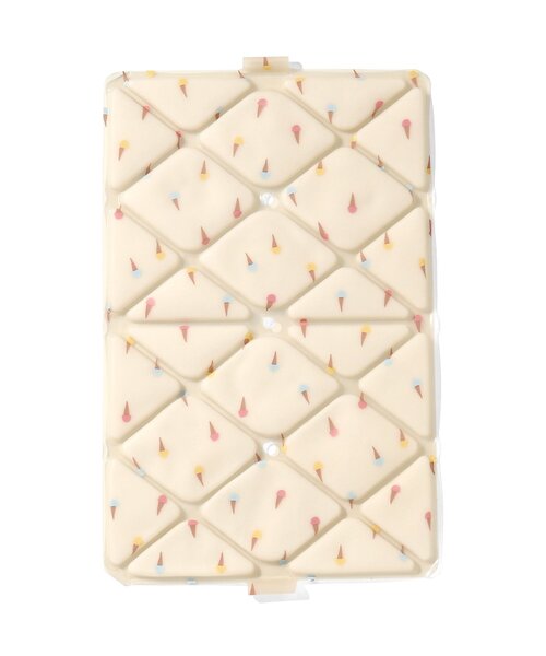 BREEZE(ブリーズ)の「ICE CUSHION(アウトドアグッズ・キッズ・ブルー/アイボリー/ピンク/イエロー・FREE)」の1枚目の写真