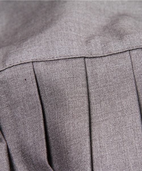 DISCOAT(ディスコート)の「【Discoat】プリーツキャミ(シャツ/ブラウス・レディース・オフホワイト/グレー・フリ-)」の7枚目の写真