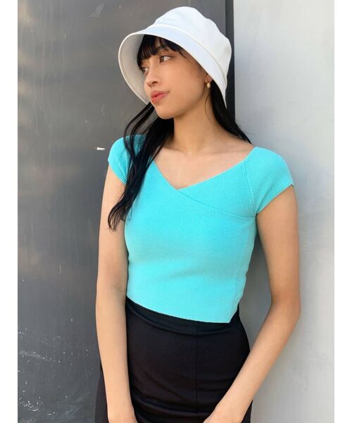 EMODA(エモダ)の「クロスフィットニット(ニット/セーター・レディース・ベージュ/ホワイト/ブラック/ブルー・FREE)」の1枚目の写真