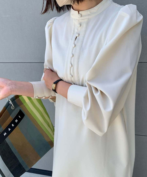 ISOOK（アイスー）の「Volume sleeve mermaid one-piece / ボリュームスリーブマーメイドワンピース（mi original item）（ワンピース・レディース・アイボリー/ブラック・FREE）」の18枚目の写真