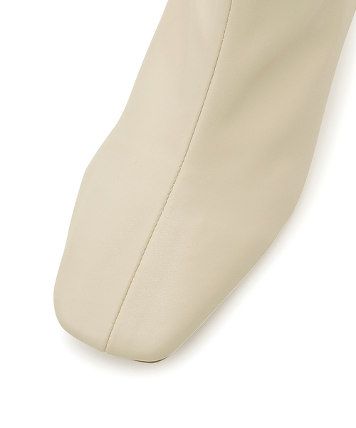 Juze（ジュゼ）の「【抗菌防臭】スクエアトゥストレッチヒールブーツ（ブーツ・レディース・ブラック/キナリ/ブラック系その他/ゴールド・L/LL/M/S）」の16枚目の写真