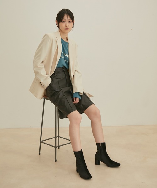 Juze（ジュゼ）の「【抗菌防臭】スクエアトゥストレッチヒールブーツ（ブーツ・レディース・ブラック/キナリ/ブラック系その他/ゴールド・L/LL/M/S）」の12枚目の写真