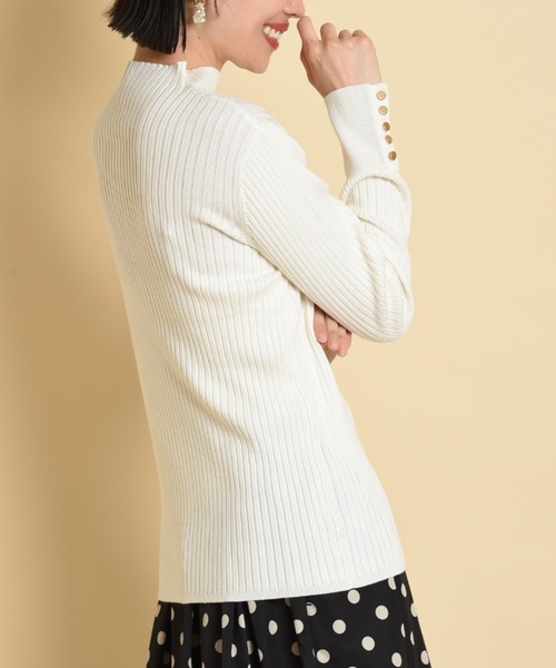 INTERPLANET(インタープラネット)の「ボトルネックヒートプルオーバー(ニット/セーター・レディース・オフホワイト/ブラック/マスタード/ホワイト系/ブルー・FREE)」の8枚目の写真