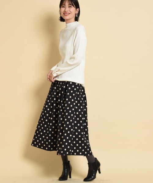 INTERPLANET(インタープラネット)の「ボトルネックヒートプルオーバー(ニット/セーター・レディース・オフホワイト/ブラック/マスタード/ホワイト系/ブルー・FREE)」の10枚目の写真