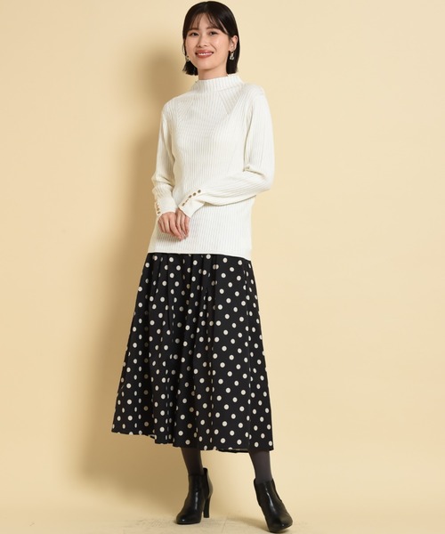 INTERPLANET(インタープラネット)の「ボトルネックヒートプルオーバー(ニット/セーター・レディース・オフホワイト/ブラック/マスタード/ホワイト系/ブルー・FREE)」の14枚目の写真