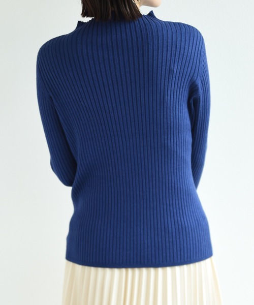 INTERPLANET(インタープラネット)の「ボトルネックヒートプルオーバー(ニット/セーター・レディース・オフホワイト/ブラック/マスタード/ホワイト系/ブルー・FREE)」の20枚目の写真