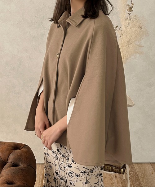 apres jour clair（アプレジュールクレア）の「【apres jour clair】スリットケープコート【ZOZOTOWN限定アイテム】（ポンチョ・レディース・アイボリー/ベージュ/ダークブラウン/ブラック・X-LARGE/フリー）」の15枚目の写真