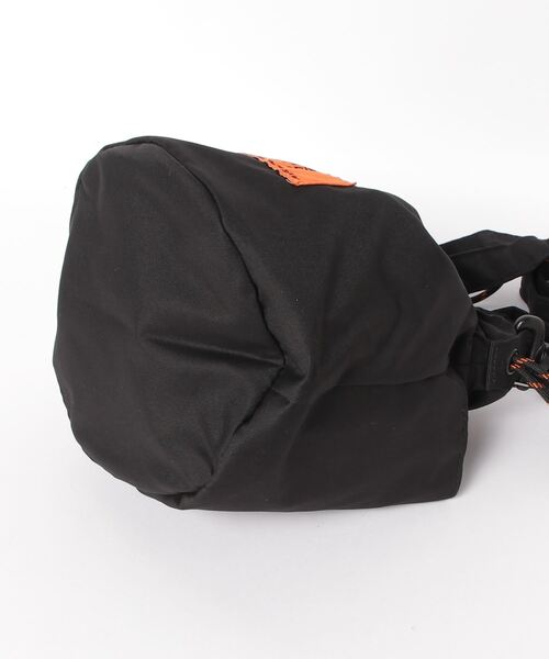 UNIVERSAL OVERALL（ユニバーサルオーバーオール）の「UNIVERSAL OVERALL/ユニバーサルオーバーオール Gabardine 2way pouch(M)  UVO-126（ショルダーバッグ・レディース・ブラック/ベージュ/カーキ・ONESIZE）」の5枚目の写真