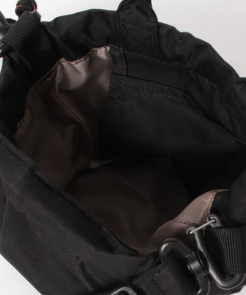 UNIVERSAL OVERALL（ユニバーサルオーバーオール）の「UNIVERSAL OVERALL/ユニバーサルオーバーオール Gabardine 2way pouch(M)  UVO-126（ショルダーバッグ・レディース・ブラック/ベージュ/カーキ・ONESIZE）」の6枚目の写真