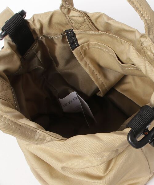 UNIVERSAL OVERALL（ユニバーサルオーバーオール）の「UNIVERSAL OVERALL/ユニバーサルオーバーオール Gabardine 2way pouch(M)  UVO-126（ショルダーバッグ・レディース・ブラック/ベージュ/カーキ・ONESIZE）」の7枚目の写真