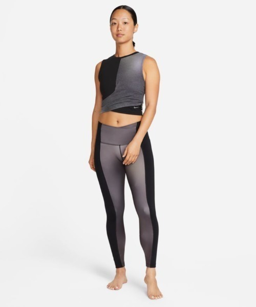 NIKE(ナイキ)の「【NIKE】AS W NY DF TANK AOP(タンクトップ・レディース・ブラック・MEDIUM/SMALL)」の5枚目の写真