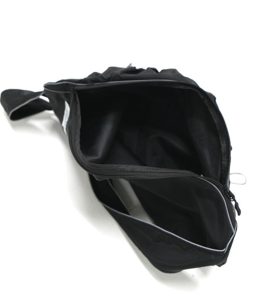 TENUVE Plie Black TF5SB015_10/韓国 肩掛けバッグ over size half zip nylon po / black | wee9s | ウィークス