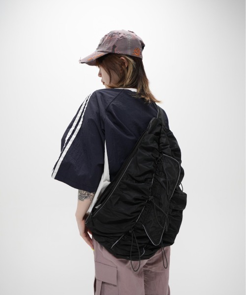 韓国デザイン レザーショルダーBAG 編み込みバッグ ユニセックス XU(エックスユー)の「韓国ファッション XU エックスユー draw