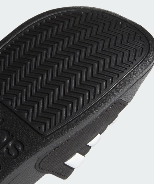 adidas（アディダス）の「アディレッタ シャワー サンダル / Adilette Shower Slides / アディダス（サンダル・キッズ・ブラック・18cm/23.0cm/19.0cm/24.0cm/17.0cm/20.0cm/21.0cm/22.0cm/25.0cm）」の9枚目の写真