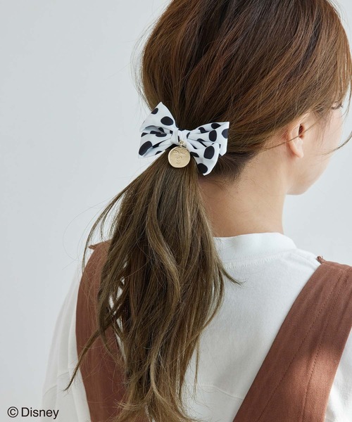 Disney（ディズニー）の「【101匹わんちゃん】コインチャーム付き立体リボンポニー（ヘアゴム・レディース・ブラック/ホワイト系その他・FREE）」の4枚目の写真