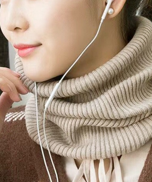 Felt-Maglietta(フェルトマリエッタ)の「リブ編みネックウォーマー(ネックウォーマー/スヌード・レディース・ダークグレー/ブラック/ブラウン/レッド/ベージュ/ホワイト/ライトグレー・FREE)」の6枚目の写真