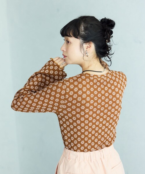 FREAK'S STORE（フリークスストア）の「フラワーストレッチロンＴ（Tシャツ/カットソー・レディース・ブラック/オフホワイト/ナチュラル/チャコール/ブラウン・ﾌﾘ-）」の16枚目の写真