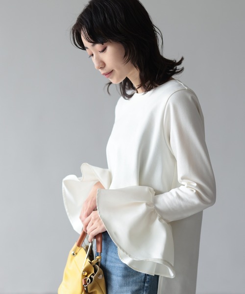 HERENCIA（ヘレンチア）の「ラッフルベルスリーブ カットソー トップス（Tシャツ/カットソー・レディース・ネイビー/ホワイト/ブラック・MEDIUM）」の2枚目の写真