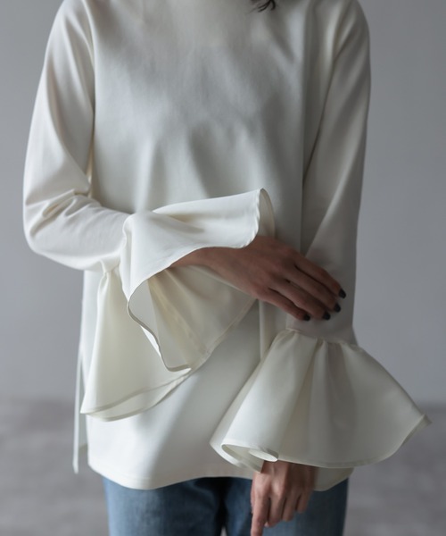 HERENCIA（ヘレンチア）の「ラッフルベルスリーブ カットソー トップス（Tシャツ/カットソー・レディース・ネイビー/ホワイト/ブラック・MEDIUM）」の9枚目の写真