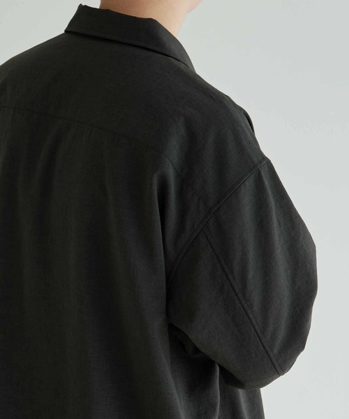 ADAM ET ROPE'（アダムエロペ）の「ワイドシルエット シャツ ジャケット / 速乾 / 冷感 / イージーケア / ユニセックス（ブルゾン・メンズ・ベージュ系その他2/ライトグリーン/ダークグリーン・L/S/M）」の21枚目の写真