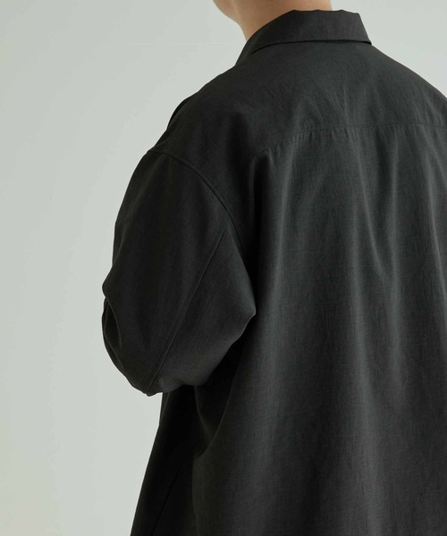 ADAM ET ROPE'（アダムエロペ）の「ワイドシルエット シャツ ジャケット / 速乾 / 冷感 / イージーケア / ユニセックス（ブルゾン・メンズ・ベージュ系その他2/ライトグリーン/ダークグリーン・L/S/M）」の22枚目の写真