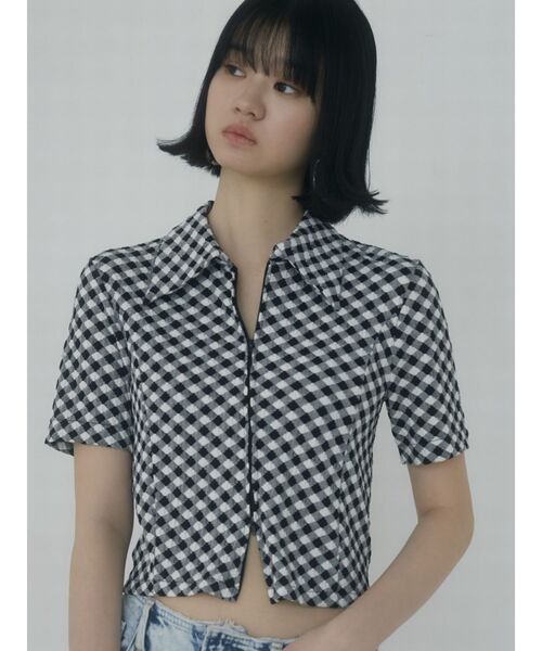 EMODA(エモダ)の「コンパクトジップシャツトップ(シャツ/ブラウス・レディース・その他/ホワイト/ブラック/ブルー・FREE)」の4枚目の写真