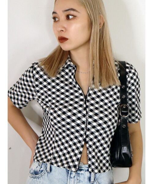 EMODA(エモダ)の「コンパクトジップシャツトップ(シャツ/ブラウス・レディース・その他/ホワイト/ブラック/ブルー・FREE)」の5枚目の写真