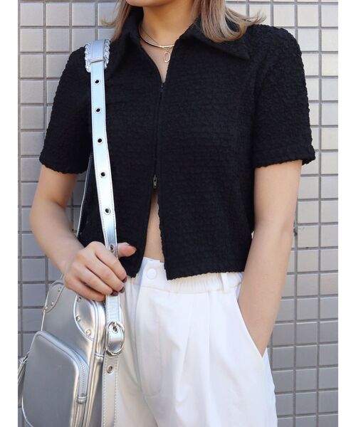 EMODA(エモダ)の「コンパクトジップシャツトップ(シャツ/ブラウス・レディース・その他/ホワイト/ブラック/ブルー・FREE)」の6枚目の写真