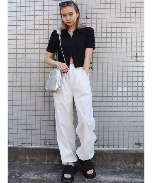 EMODA(エモダ)の「コンパクトジップシャツトップ(シャツ/ブラウス・レディース・その他/ホワイト/ブラック/ブルー・FREE)」の14枚目の写真