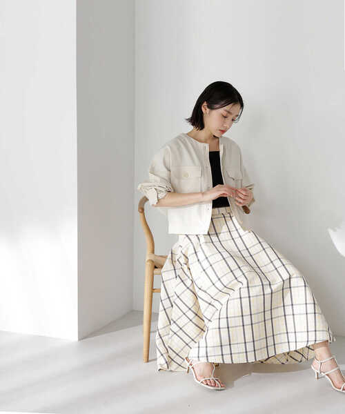 NATURAL BEAUTY BASIC(ナチュラルビューティーベーシック)の「◇【Oggi5月号掲載】ノーカラークロップドジャケット(ノーカラージャケット・レディース・オフホワイト/オレンジ・MEDIUM/SMALL)」の3枚目の写真