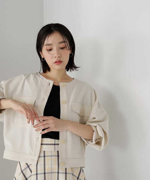 NATURAL BEAUTY BASIC(ナチュラルビューティーベーシック)の「◇【Oggi5月号掲載】ノーカラークロップドジャケット(ノーカラージャケット・レディース・オフホワイト/オレンジ・MEDIUM/SMALL)」の4枚目の写真