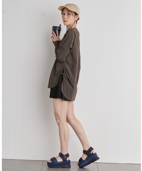 HELLY HANSEN(ヘリーハンセン)の「【emmi×HELLY HANSEN】W Water Rashguard Shirts ラッシュガード シャツ(Tシャツ/カットソー・レディース・ブラウン・FREE)」の10枚目の写真
