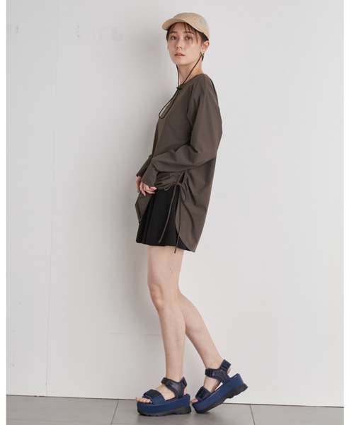 HELLY HANSEN(ヘリーハンセン)の「【emmi×HELLY HANSEN】W Water Rashguard Shirts ラッシュガード シャツ(Tシャツ/カットソー・レディース・ブラウン・FREE)」の14枚目の写真