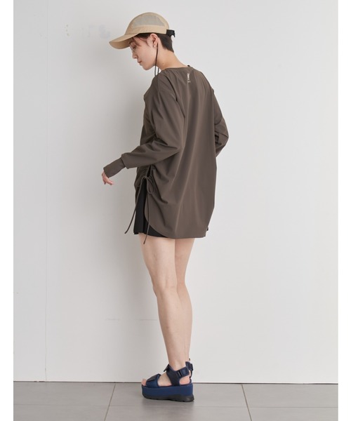 HELLY HANSEN(ヘリーハンセン)の「【emmi×HELLY HANSEN】W Water Rashguard Shirts ラッシュガード シャツ(Tシャツ/カットソー・レディース・ブラウン・FREE)」の17枚目の写真