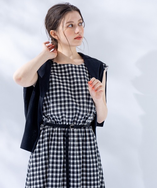 en recre(アンレクレ)の「【Nouque】ギンガムチェックフレンチスリーブワンピース(ワンピース・レディース・ブラック/マスタード・2)」の4枚目の写真