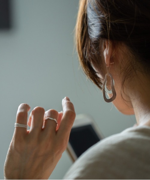 Ops.（オプス）の「ピアス大きめ ピアス 金属アレルギー対応 揺れるピアス シルバー925 ゴールド 【Kreo クレオ】（ピアス（両耳用）・レディース・シルバー/ピンクゴールド/イエローゴールド・ONE SIZE）」の9枚目の写真