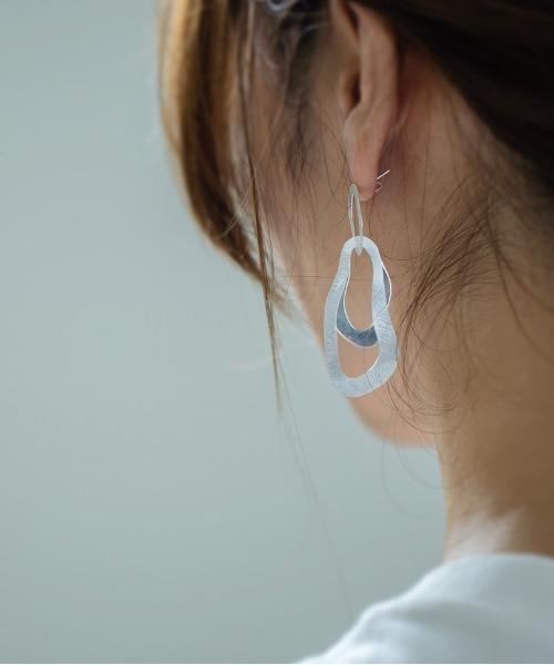 Ops.（オプス）の「ピアス大きめ ピアス 金属アレルギー対応 揺れるピアス シルバー925 ゴールド 【Kreo クレオ】（ピアス（両耳用）・レディース・シルバー/ピンクゴールド/イエローゴールド・ONE SIZE）」の8枚目の写真