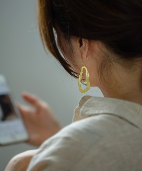 Ops.（オプス）の「ピアス大きめ ピアス 金属アレルギー対応 揺れるピアス シルバー925 ゴールド 【Kreo クレオ】（ピアス（両耳用）・レディース・シルバー/ピンクゴールド/イエローゴールド・ONE SIZE）」の14枚目の写真
